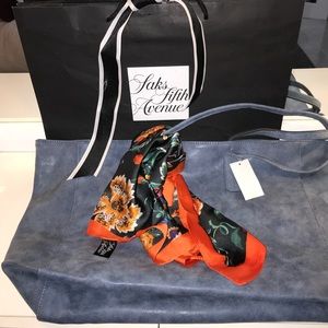 NWT Saks fifth avenue tote with scarf